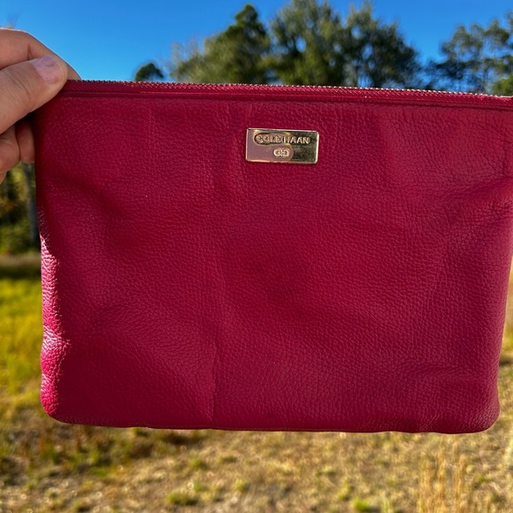 Cole Haan Hot Pink Pebble Leather Wristlet - Picture 1 of 14